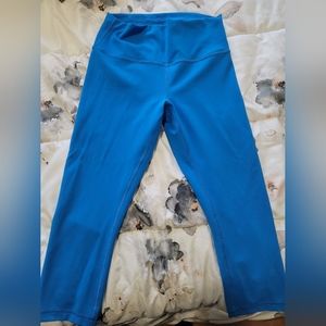 Lululemon Wunder Train crop poolside